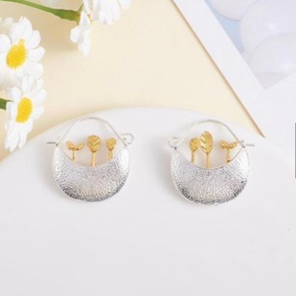 Jewelry - 2/$30🌵 Garden Tote Plants Earrings Silver & Gold Butterfly Leaf Delicate NEW